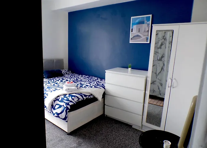 West Kensington - Santorini Apartments
