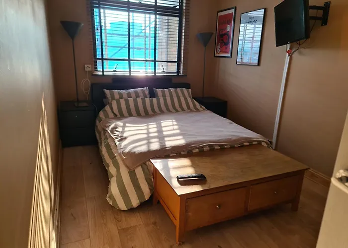 Cheap Kensington Apartment Central London