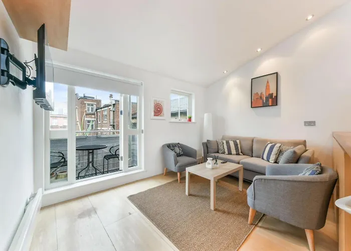 Stylish Soho One Bedroom Apartment