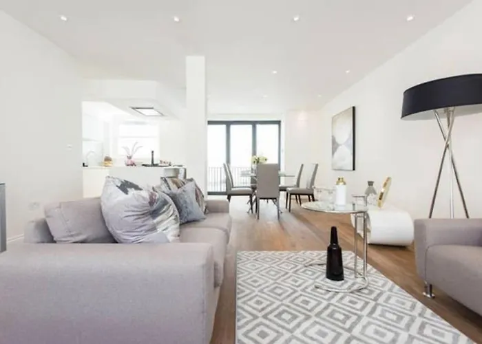 Large Three Bed Duplex Camden