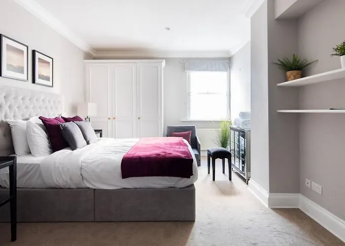 Spacious Family Paddington Flat