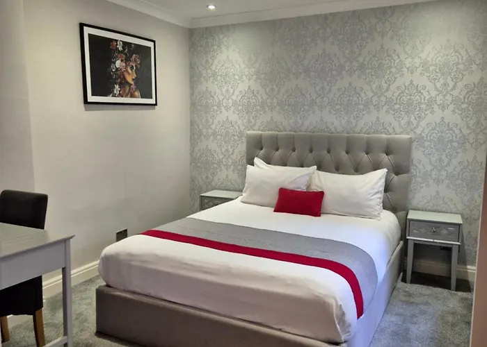 Luxury Two Bedroom Apartment in Westminster