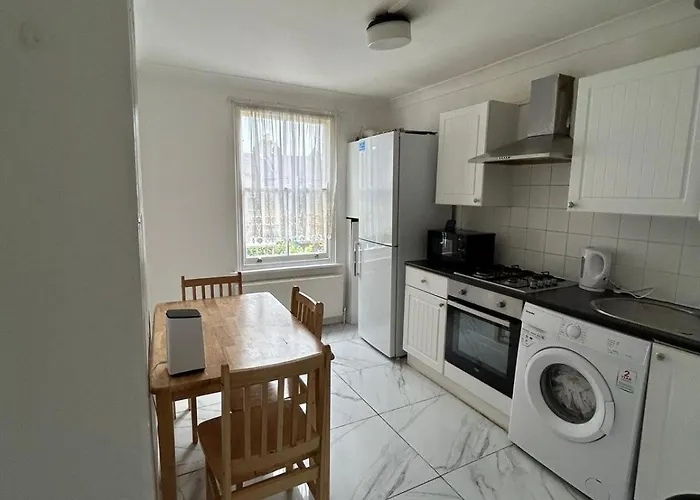 East London 2 Bedroom Flat