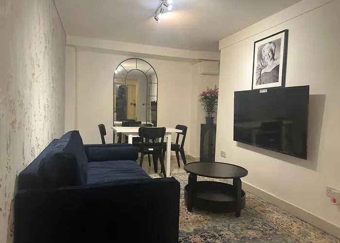 Beautiful Basement Apartment In Chiswick