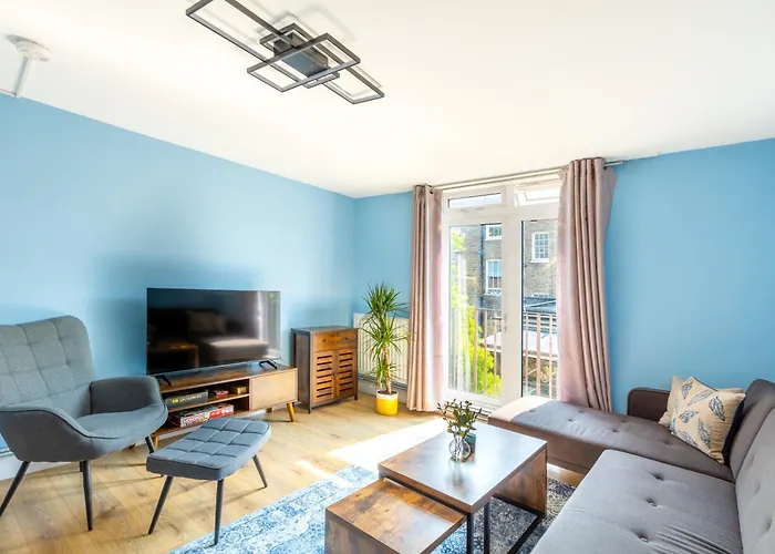 Magnificent 3Br Apt With Balcony