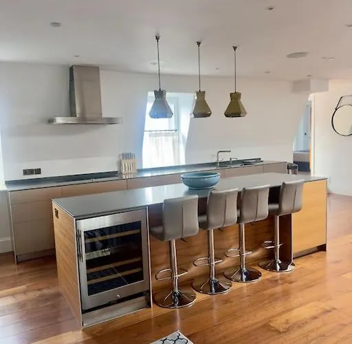 Penthouse 3Bed3Bath Strand