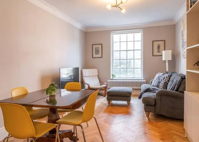 A Regal Abode - Marylebone - By Frankie Says