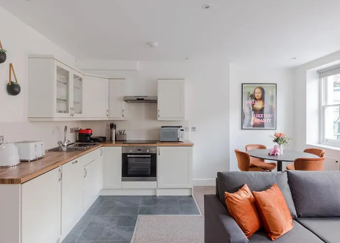 Ideal one bedroom apartment close to Oxford Circus Area, Central London (FS2)