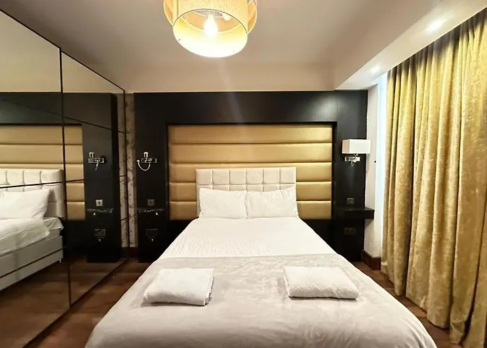 Two Bedroom Apartment Near Oxford Street