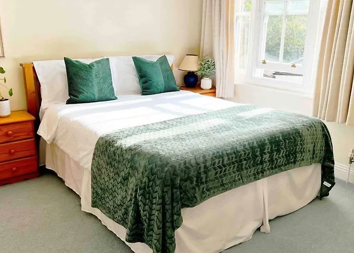 Peaceful 3 Beds - Near Central London