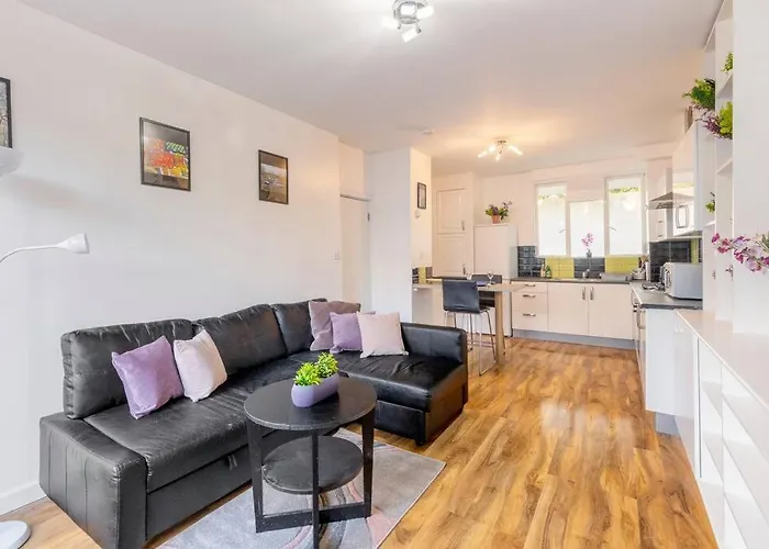 Paddington Gem Next Hyde Park