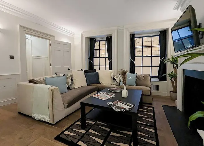 Extra Big London 4-Bed House In Liverpool Street!