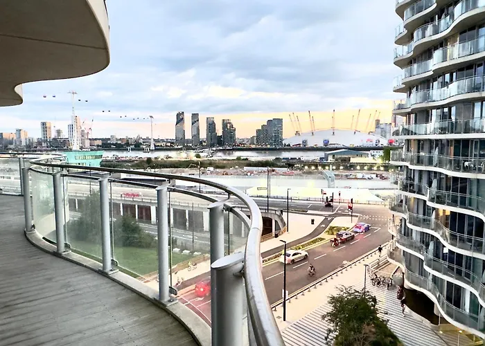 London Excel Cosy Apartment With Balcony & River View Close To O2 Arena, Cable Car, City Hall