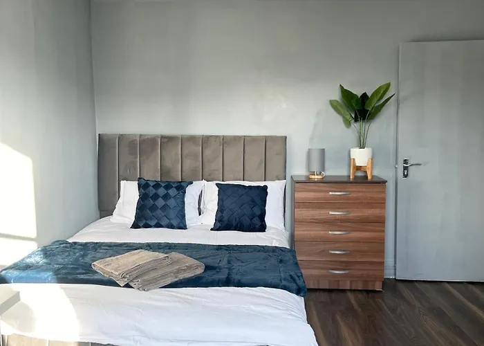 Luxury Room In A 4 Bedroom Flat! 4 Minutes Walk To Kingscross, St Pancras