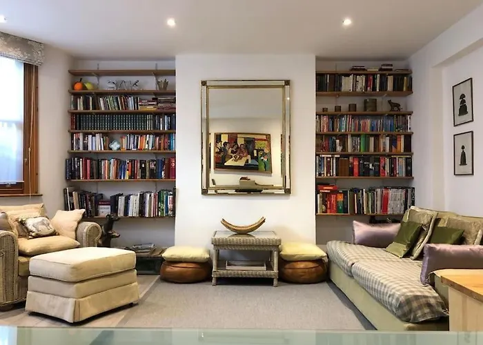 Quiet Kensington Flat Ideal For Central London