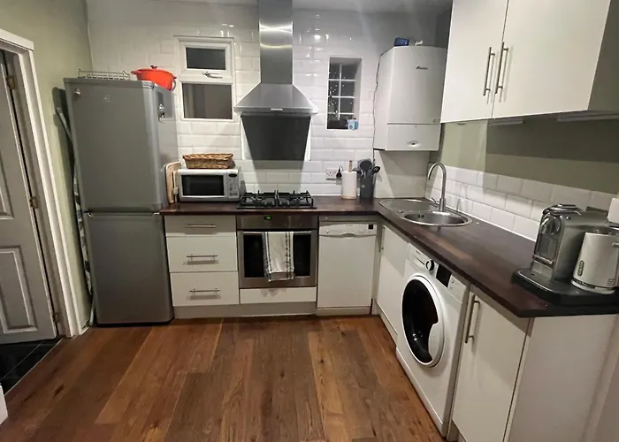Comfy Stay In Wandsworth Town