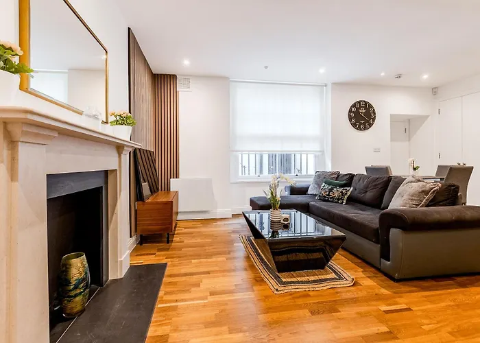 Beautifully Refurbished Studio, Central Location