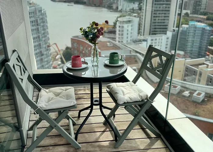 Scenic View 1-Bed Apt Near Downtown With Free Wifi