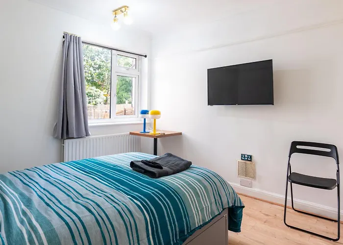 2 Bed, Wembley, Ealing, London