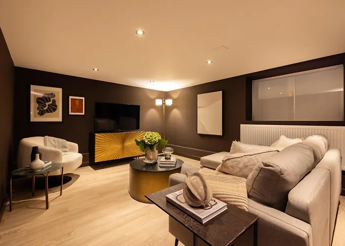 The Tyrwhitt Road Place - Lovely 2Bdr Flat With Garden