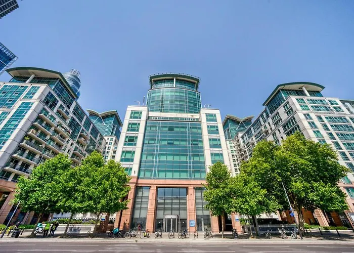 2 Bedroom Flat In Vauxhall