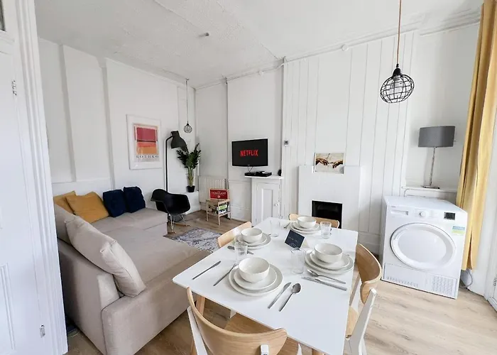 2 Bedroom Flat A Short Walk Away To Barbican Centre Near Farringdon, Old St