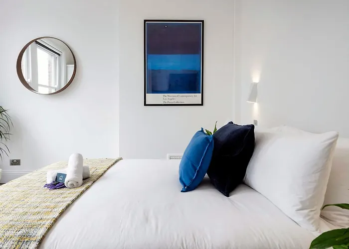 Modern And Bright Highgate Gem