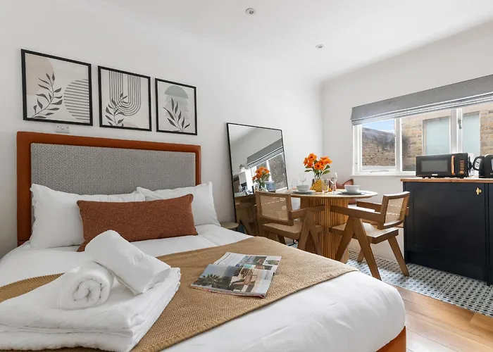 Luxurious Studio Retreat - La Reserve Knightsbridge
