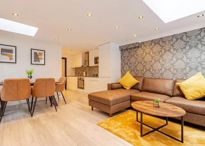 The Paddington Pines - 2 Bed En-Suite Apartment
