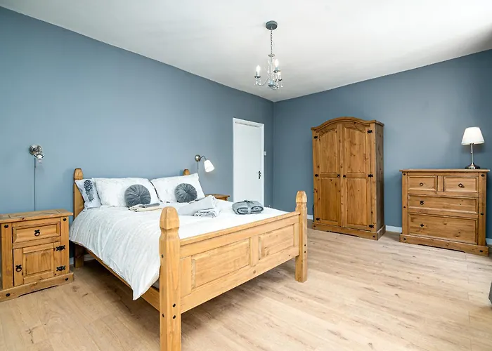 Beautiful House New Refurbished