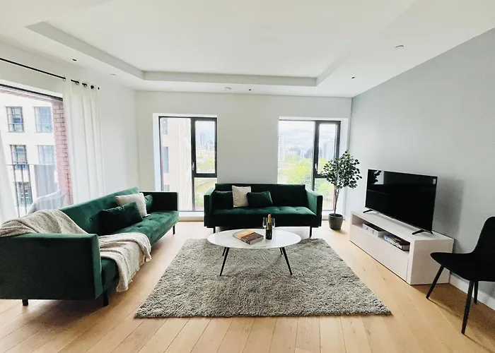Luxurious Apartment - Prime Location Near Excel, O2 & Canary Wharf
