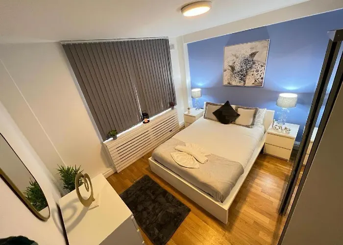 Edgware Road Beautiful Two Bedroom Apartment
