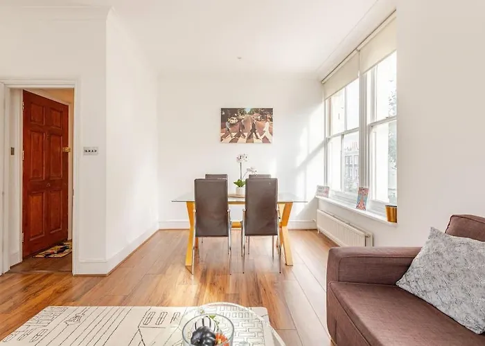 2 Bedroom Flat In St Johns Wood