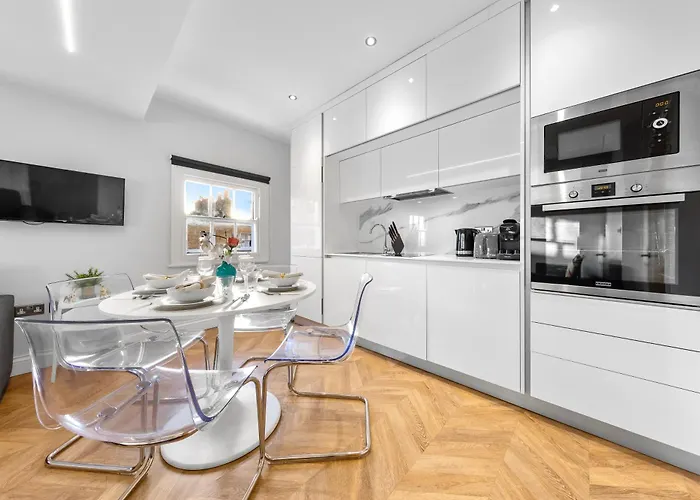 Stunning Hyde Park Apartments