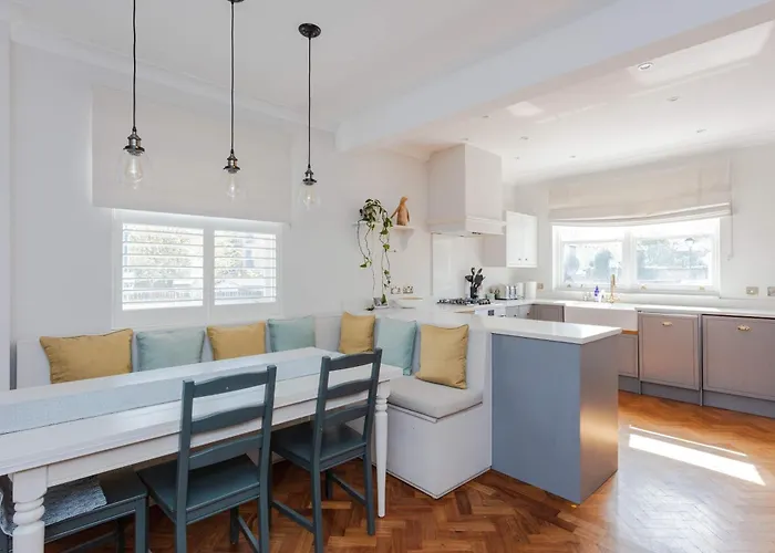 Newly Refurbished 4 Bedroom House In East London