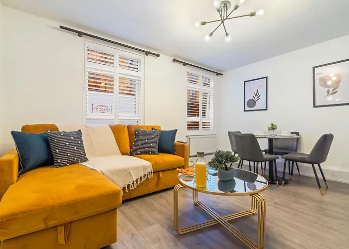 Fulham Serviced Apartment, Sleeps 6 Wifi Parking