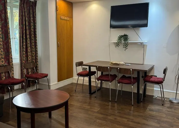 Excellent Central London Apartment - 3 Bedrooms