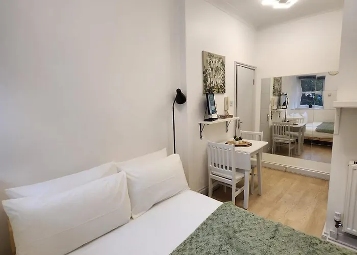 St 6 - 2 Min Walk From Tube Cozy Studio Apartment