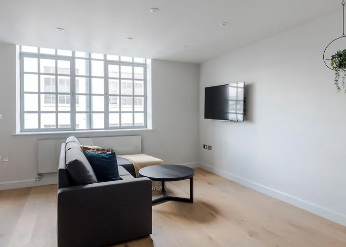 London\'S Calling - Farringdon - By Frankie Says