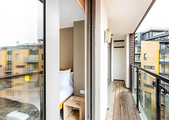 Duplex Two-Bed Apartment Near Tower Bridge