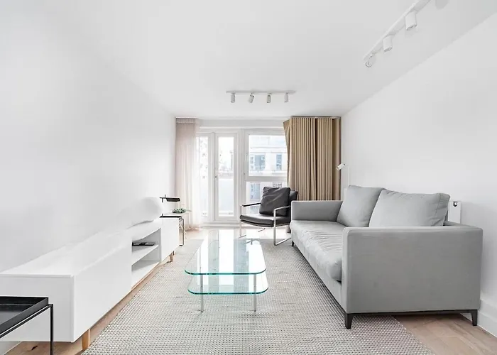 Bright Belgravia Apartment