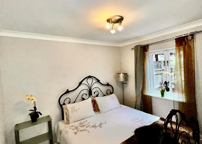 Waterfront Double Room With Fireplace In The Heart Of Royal Docks