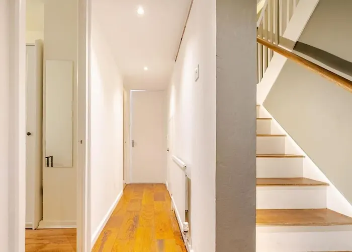 3 Bedroom Maisonette In Belsize Park, Hampstead With Private Entrance