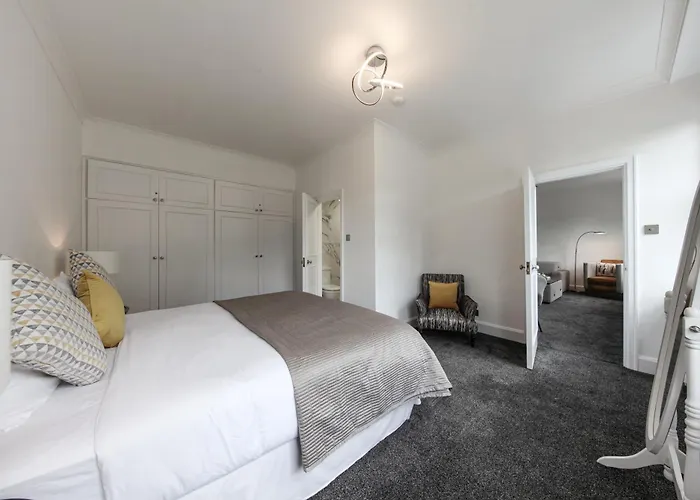 Park Lane Apartment