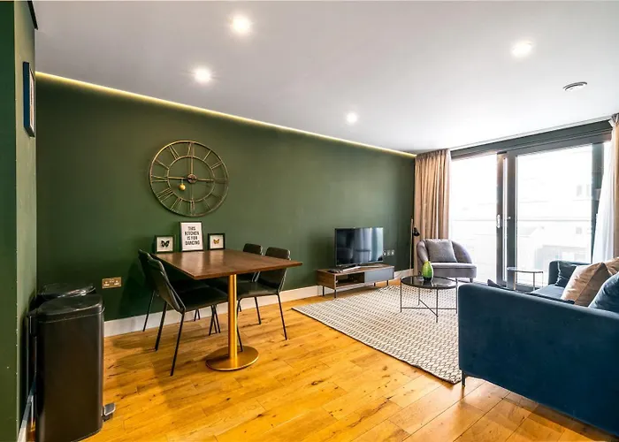 Trendy Kings Cross Flat