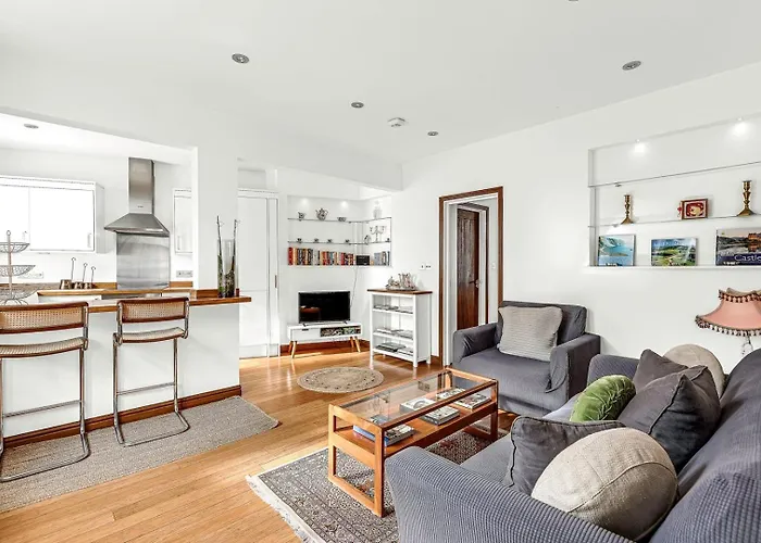 Lovely 1 Bed Home With Garden