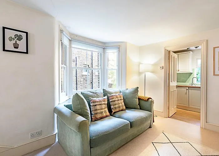 Cosy Flat In Battersea Park
