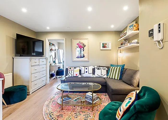 A Stylish Haven Near Portobello Road