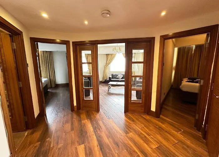 Marble Arch Beautiful Family Apartment