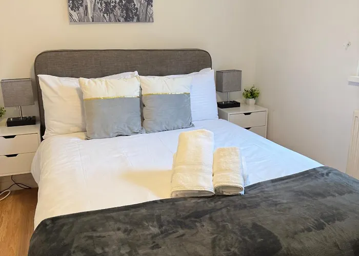Charming And Affordable Flat For 4 People In Baker Street Zone 1 With Breakfast